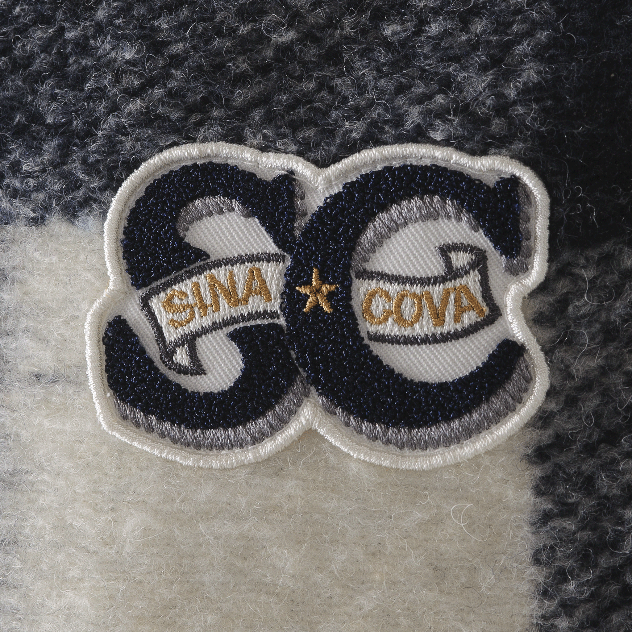 【公式】シナコバ (SINA COVA) ZIPUPトラックジャケット 23223030