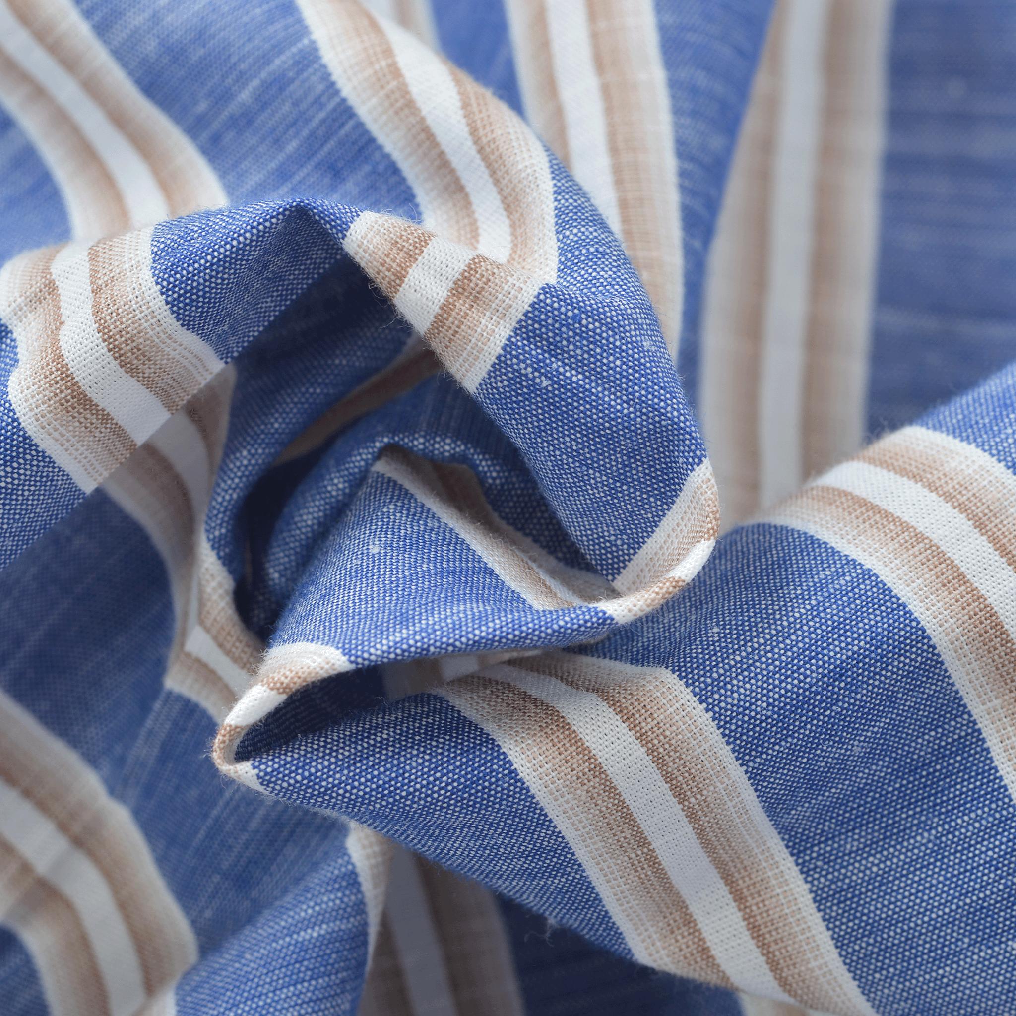 Long-sleeved button-down shirt 26124020