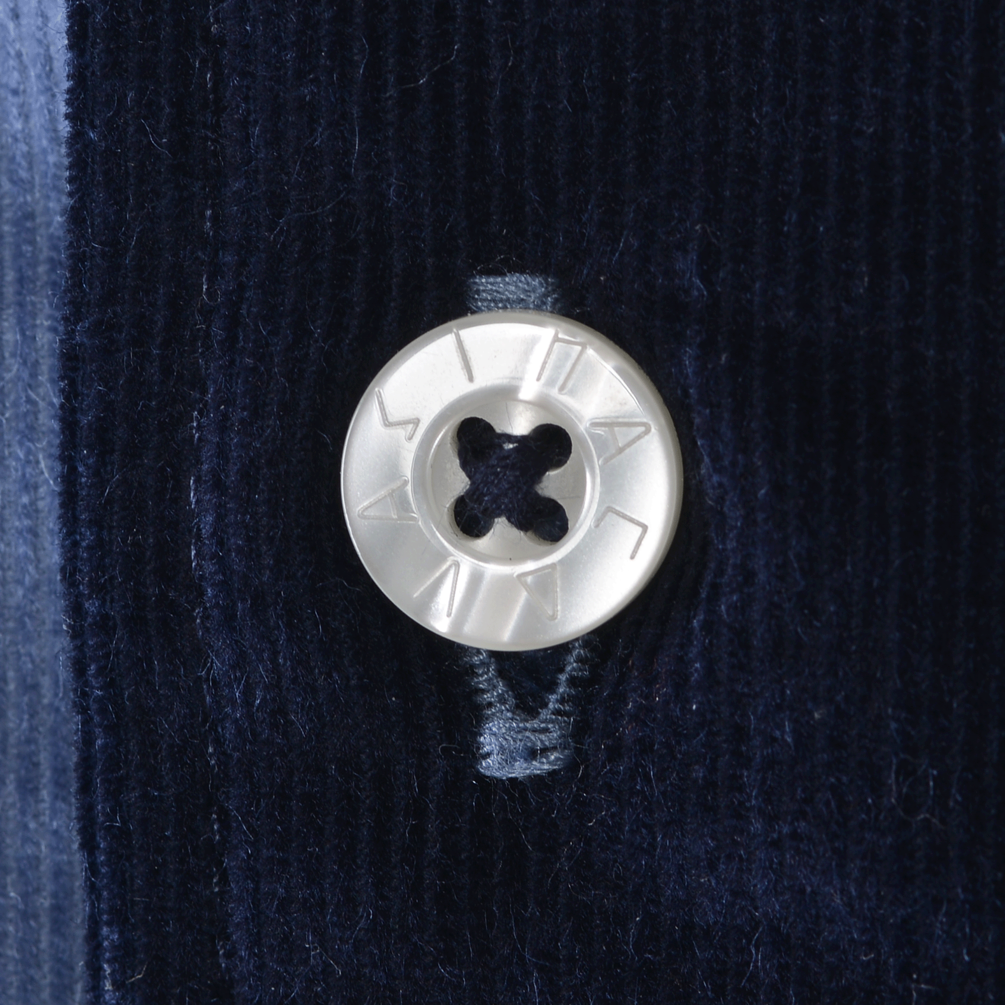 Long-sleeved button-down shirt 25224060