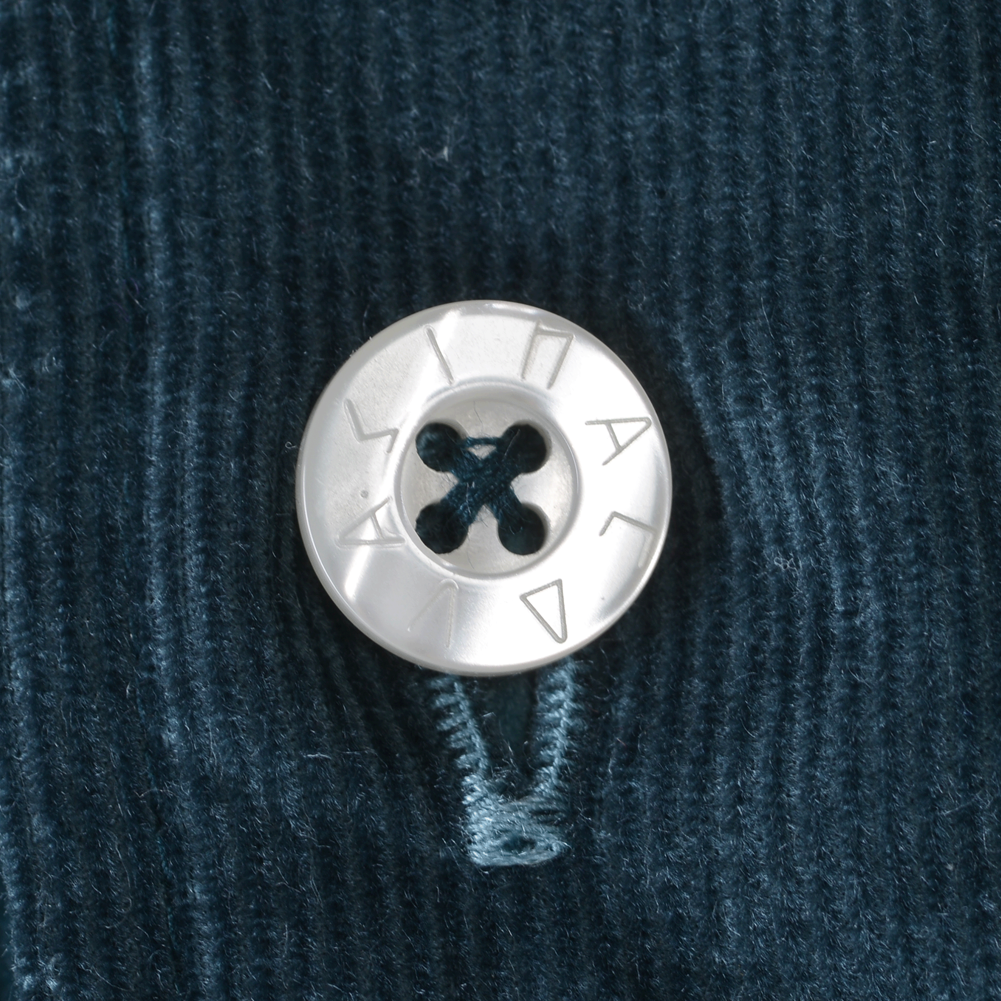 Long-sleeved button-down shirt 25224060