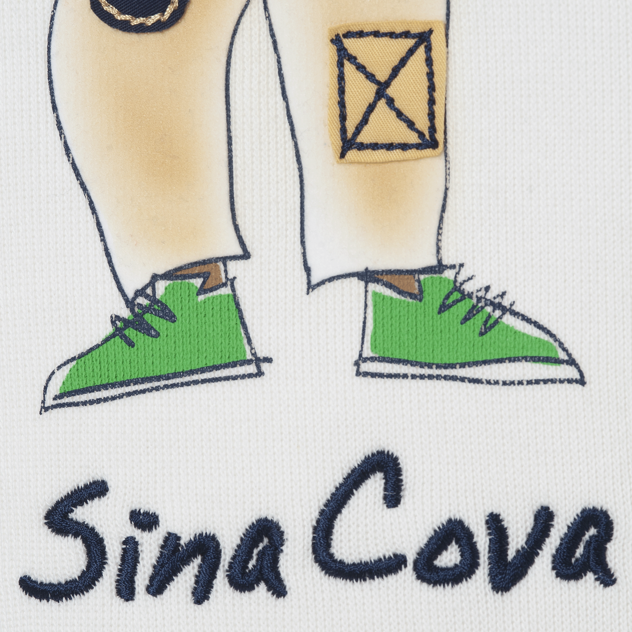 【公式】シナコバ (SINA COVA) クルーネックトレーナー 22220040 オフホワイトの文字刺繍